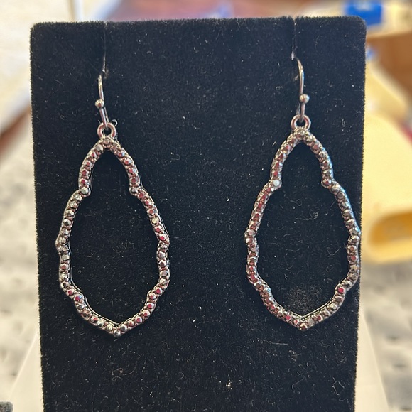 Simple & Dainty Hematite Crystal Earrings-Boutique - Picture 3 of 4